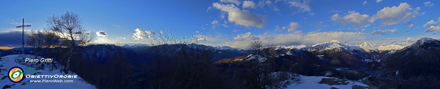 37 Panoramica dal Monte Gioco.jpg